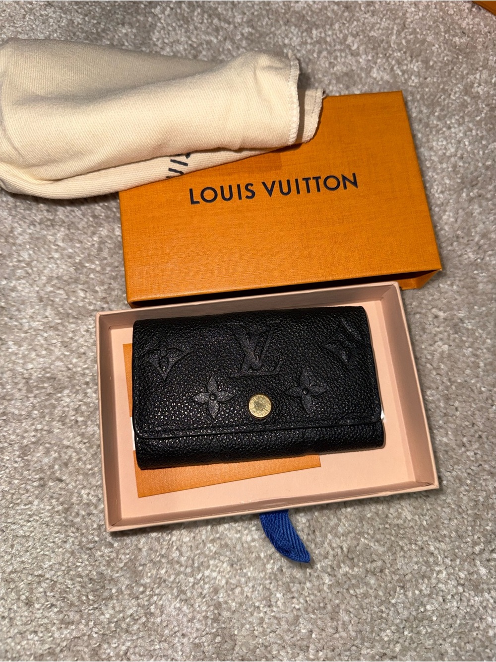 Louis Vuitton 6 key holder